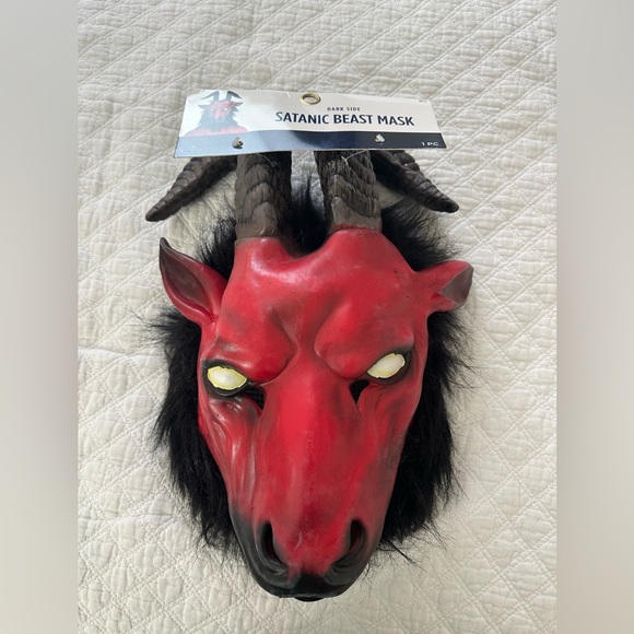 Satanic beast mask for Halloween - Picture 4 of 5